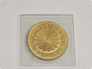 天皇陛下御在位60年記念10万円金貨（昭和61年銘）
